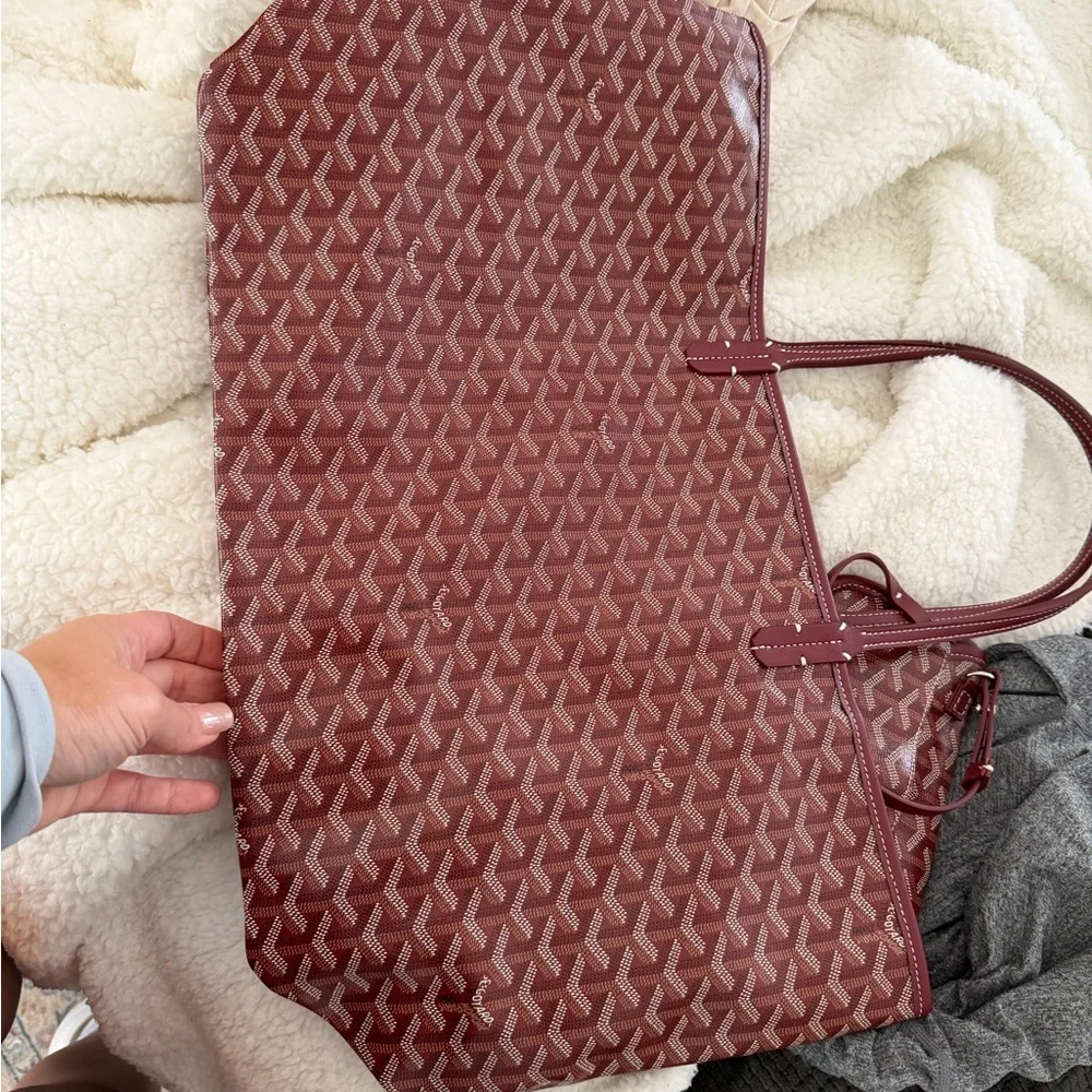 St. Louis GM Inspired Burgundy Tote Bag - Picture 5 of 9